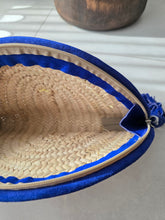 Charger l'image dans la galerie, 💙 Pochette demi-lune – Bordure bleu Majorelle