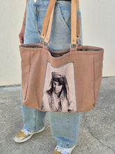 Charger l&#39;image dans la galerie, Sac en coton velours et cuir
