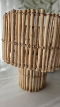 Charger l&#39;image dans la galerie, Lampe artisanale en bois naturel – 53 cm
