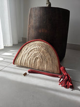 Charger l&#39;image dans la galerie, 🧡 Pochette demi-lune – Bordure terracotta
