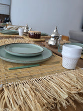 Charger l&#39;image dans la galerie, 🤍 Lot de 4 petits verres blancs sculptés – Artisanat marocain
