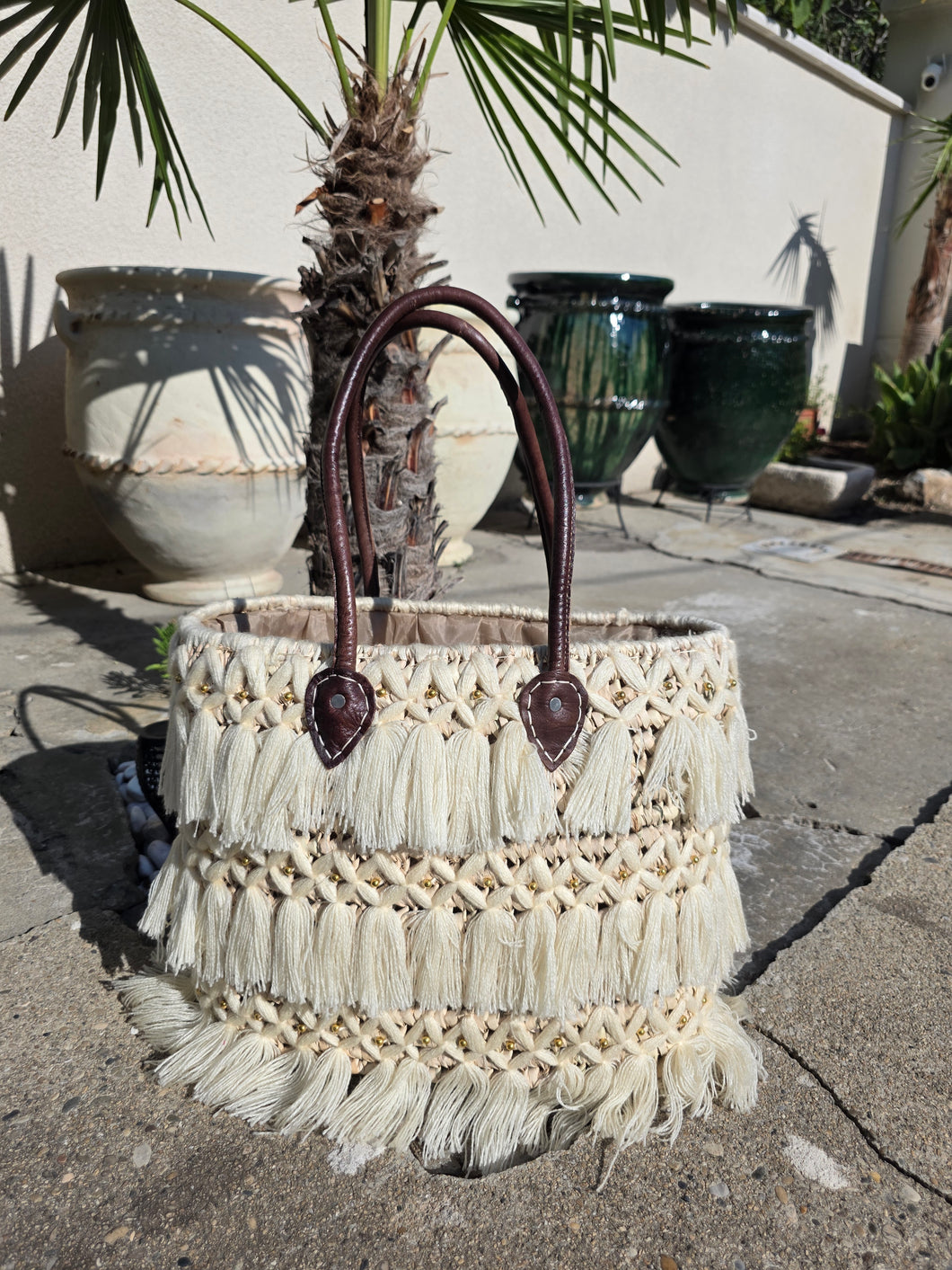 Panier “Perles du Désert” – Pompons Écrus & Cuir