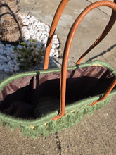Charger l&#39;image dans la galerie, Panier “Vert Oasis” – Pompons &amp; Cuir
