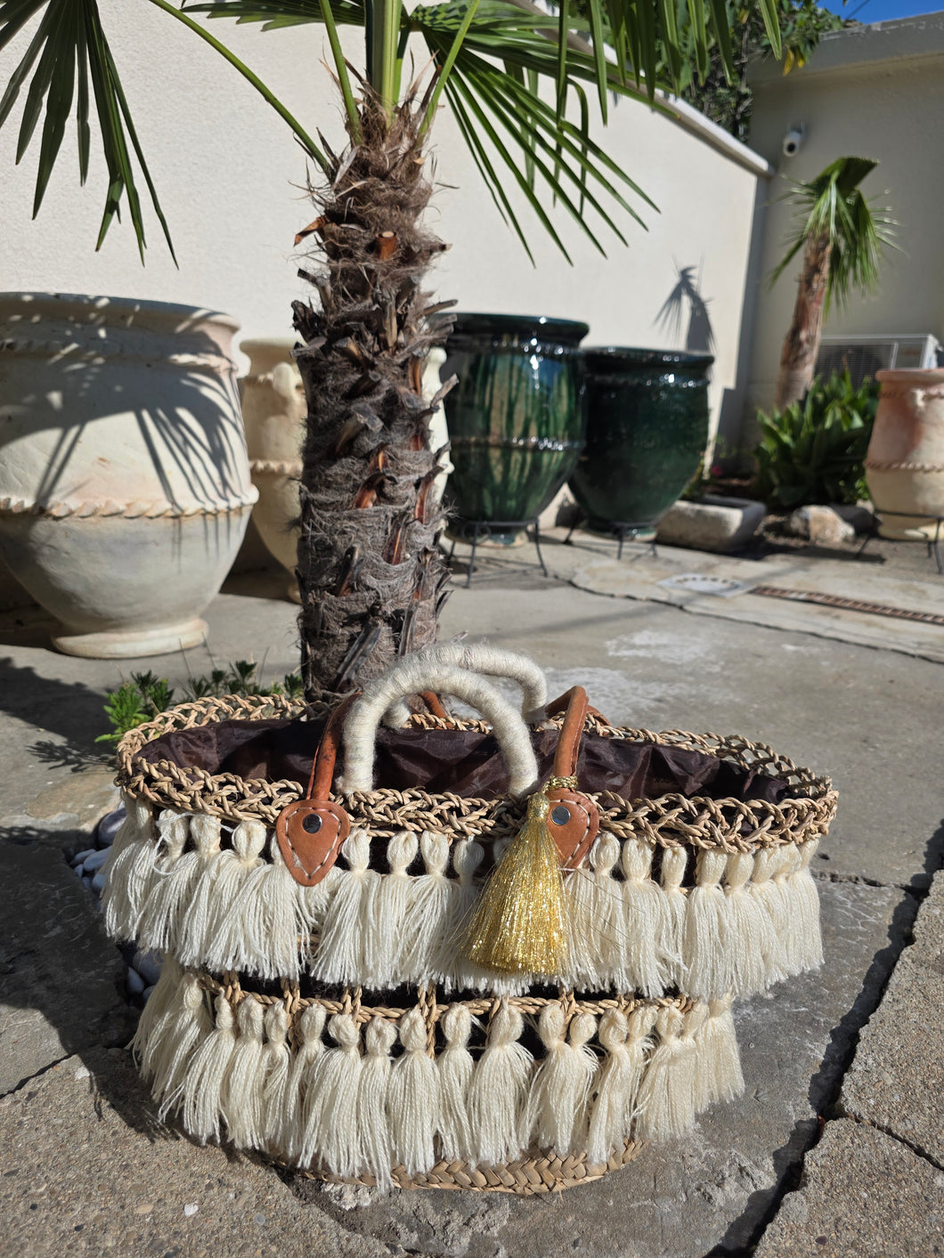 Panier “Éclat Doré” – Pompons & Anse Enveloppée