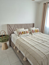 Charger l&#39;image dans la galerie, Coussin Habibi
