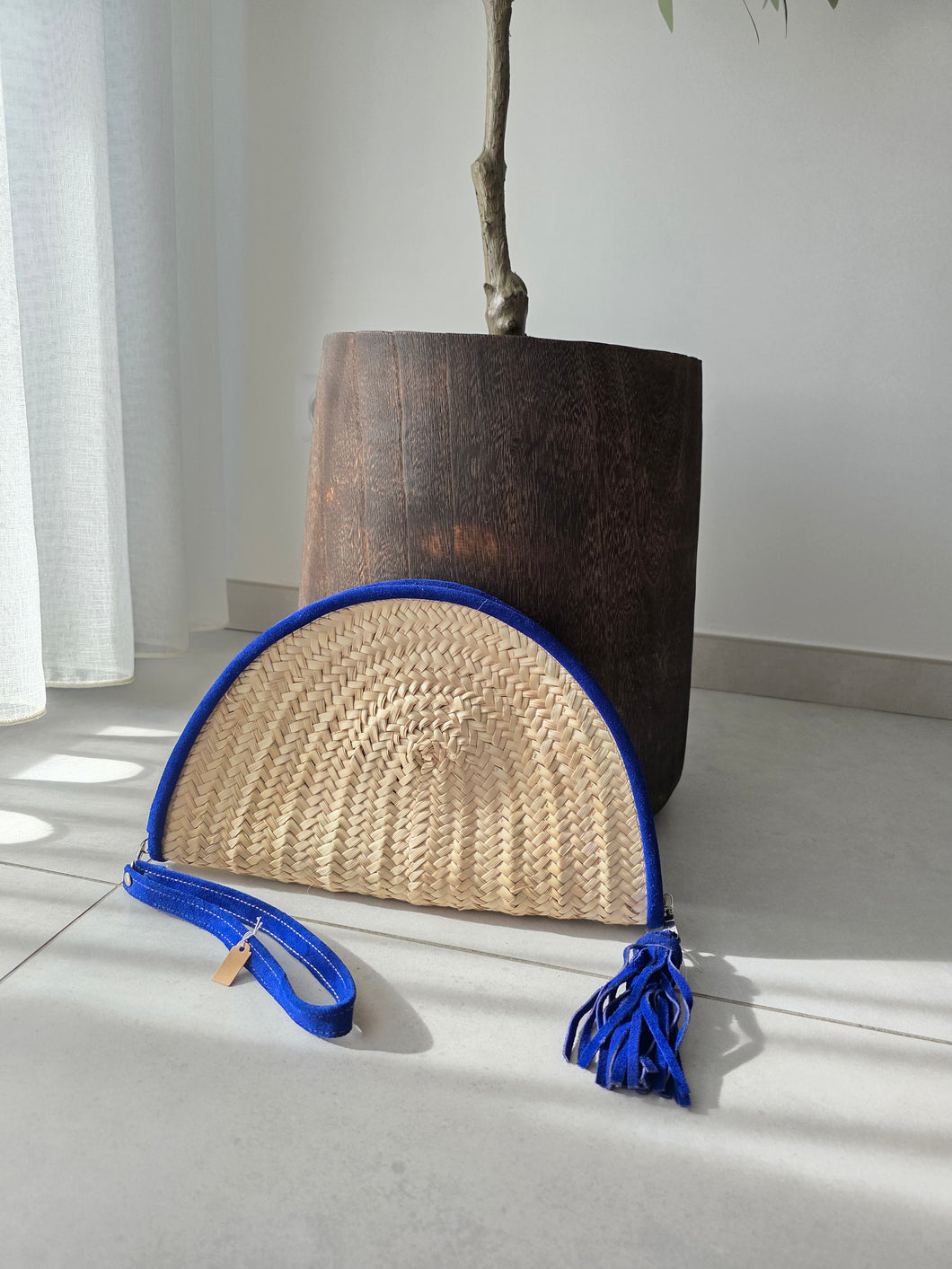 💙 Pochette demi-lune – Bordure bleu Majorelle
