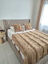 Charger l&#39;image dans la galerie, Ensemble couvre lit + 2 coussins
