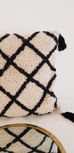 Charger l&#39;image dans la galerie, Coussin Lamia
