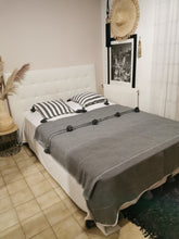 Charger l&#39;image dans la galerie, Plaid gris rayures argent
