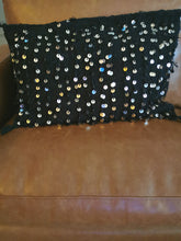 Charger l&#39;image dans la galerie, Coussin handira sequins
