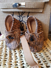 Charger l&#39;image dans la galerie, chausson bébé
