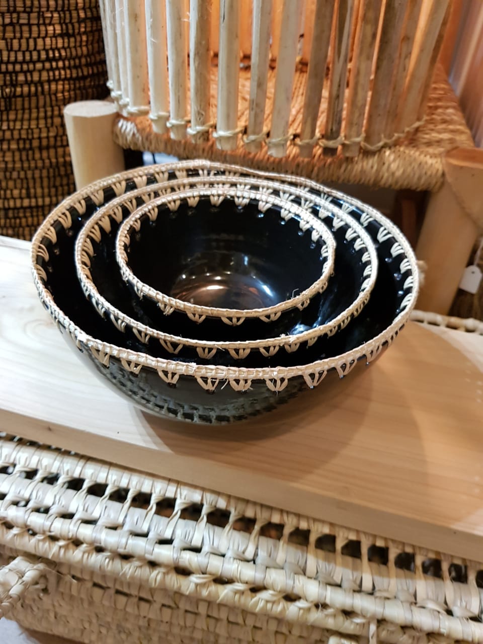 Saladier Noir et Raphia