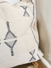 Charger l&#39;image dans la galerie, Housse coussin sabra crème et bleu gris
