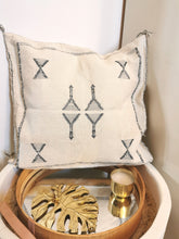 Charger l&#39;image dans la galerie, Housse coussin sabra crème et bleu gris
