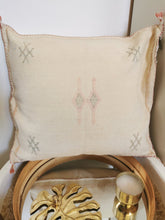 Charger l&#39;image dans la galerie, Housse coussin sabra beige
