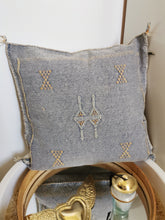 Charger l&#39;image dans la galerie, Housse de coussin sabra bleu jeans
