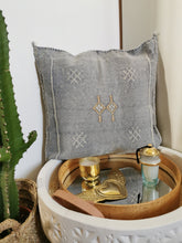 Charger l&#39;image dans la galerie, Housse de coussin sabra bleu jeans
