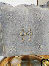 Charger l&#39;image dans la galerie, Housse de coussin sabra bleu jeans
