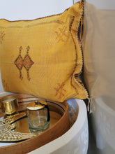 Charger l&#39;image dans la galerie, Housse coussin sabra jaune
