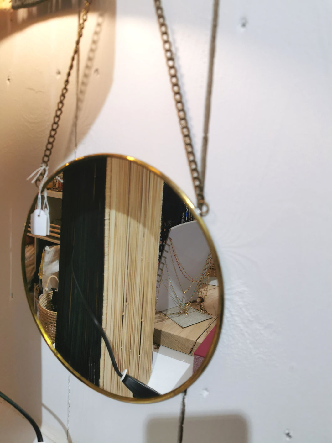 Miroir suspendu