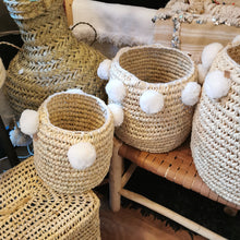 Charger l&#39;image dans la galerie, Panière pompons blanc
