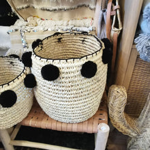 Charger l&#39;image dans la galerie, Panière pompons noir
