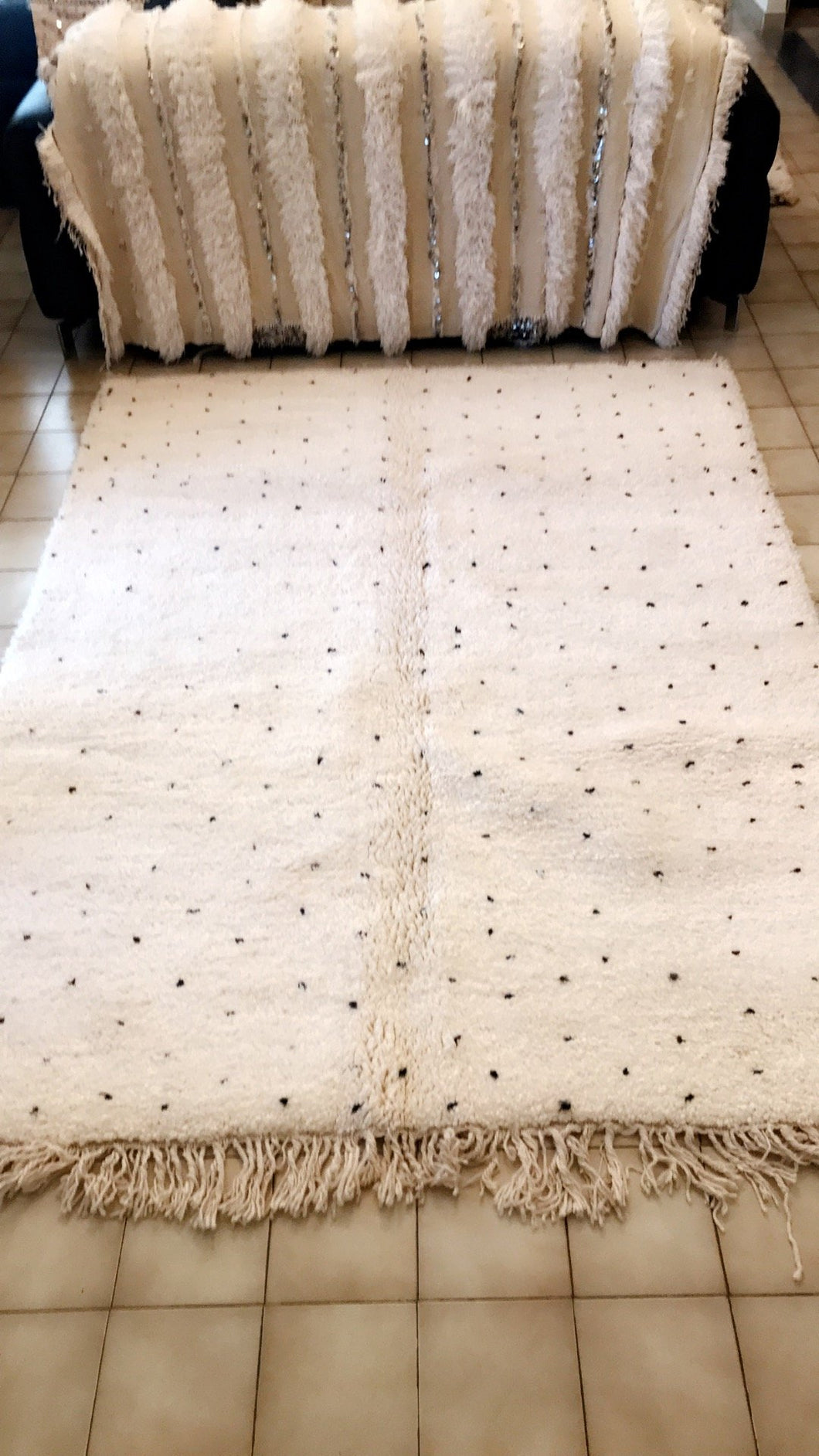 Tapis à pois noir - 233x172cm