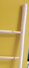 Charger l&#39;image dans la galerie, Echelle en bois naturel
