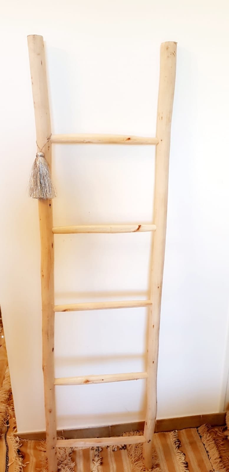 Echelle en bois naturel