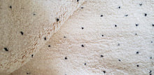 Charger l&#39;image dans la galerie, Tapis à pois noir - 233x172cm
