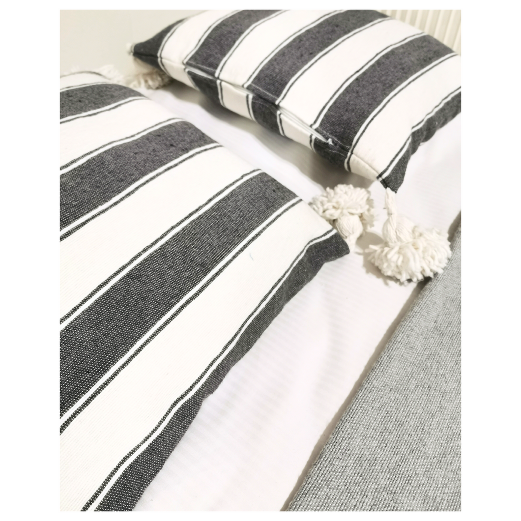 Housse de Coussin blanc rayé gris clair