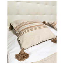Charger l&#39;image dans la galerie, Housse de Coussin beige motifs marron
