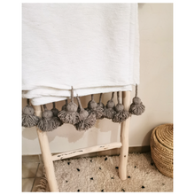 Charger l&#39;image dans la galerie, Housse de Coussin motifs taupe
