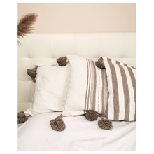 Charger l&#39;image dans la galerie, Housse de Coussin rayés taupe
