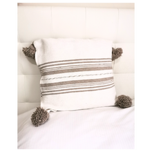 Charger l&#39;image dans la galerie, Housse de Coussin motifs taupe
