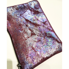 Charger l&#39;image dans la galerie, Porte-monnaie en cuir aubergine pailleté
